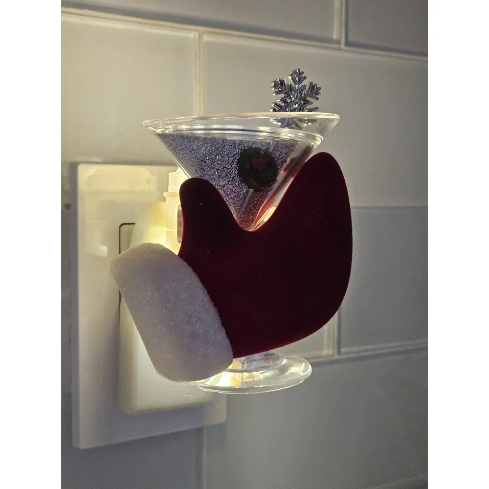Bath & Body Works Holiday Santa Mitten Martini Wallflowers Fragrance Plug